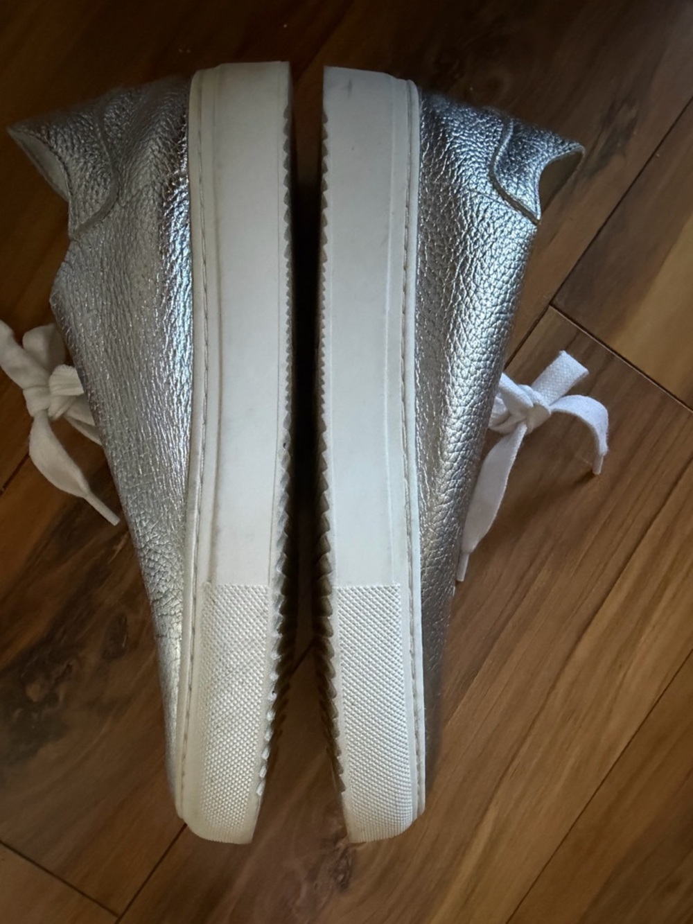 Sam Edelman Metallic Silver Low-Top Lace-Up Sneakers - Picture 7 of 8